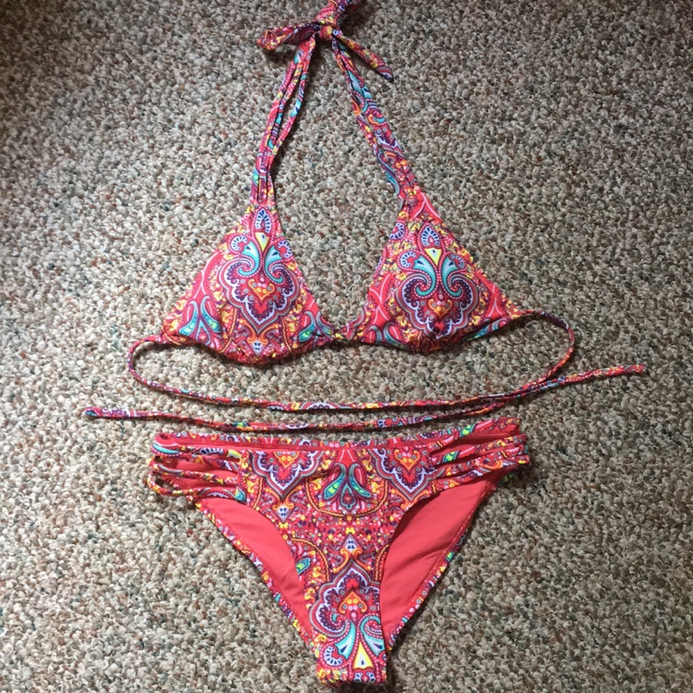 FOREVER 21 PRINTED TWO PIECE BATHING SUIT